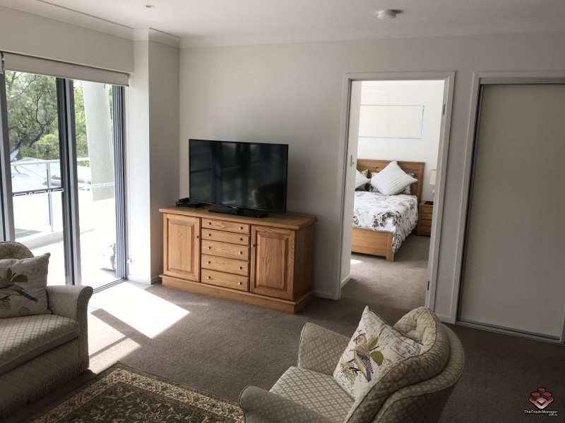 28 Castello Circuit, Varsity Lakes QLD 4227
