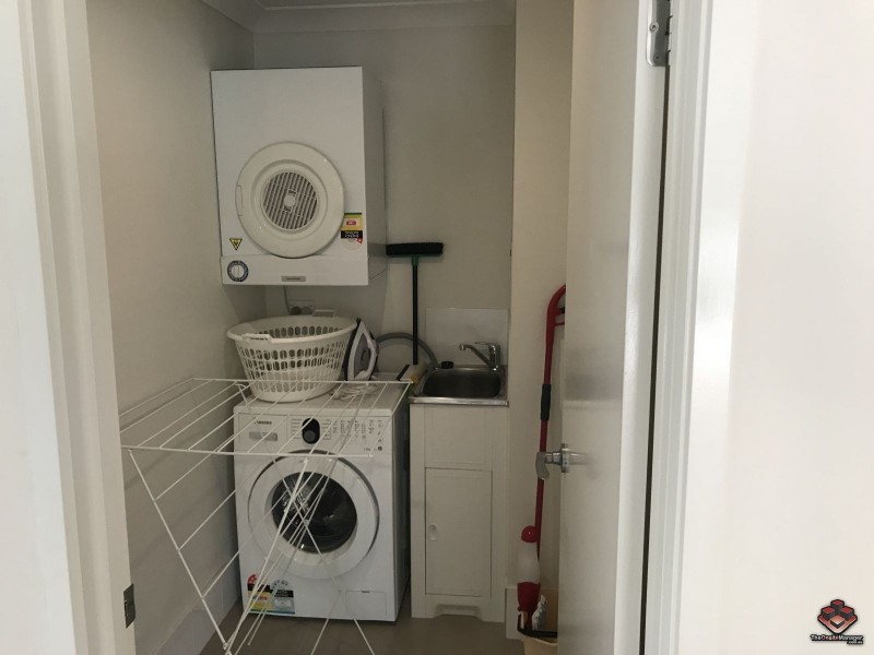 28 Castello Circuit, Varsity Lakes QLD 4227