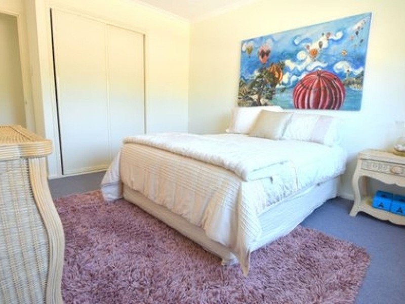 26 Oak Avenue, Surfers Paradise QLD 4217