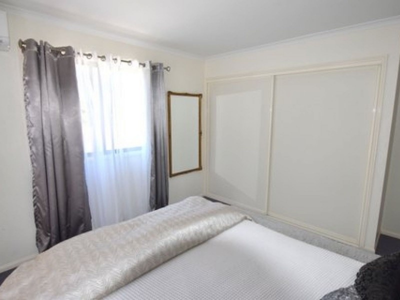 26 Oak Avenue, Surfers Paradise QLD 4217