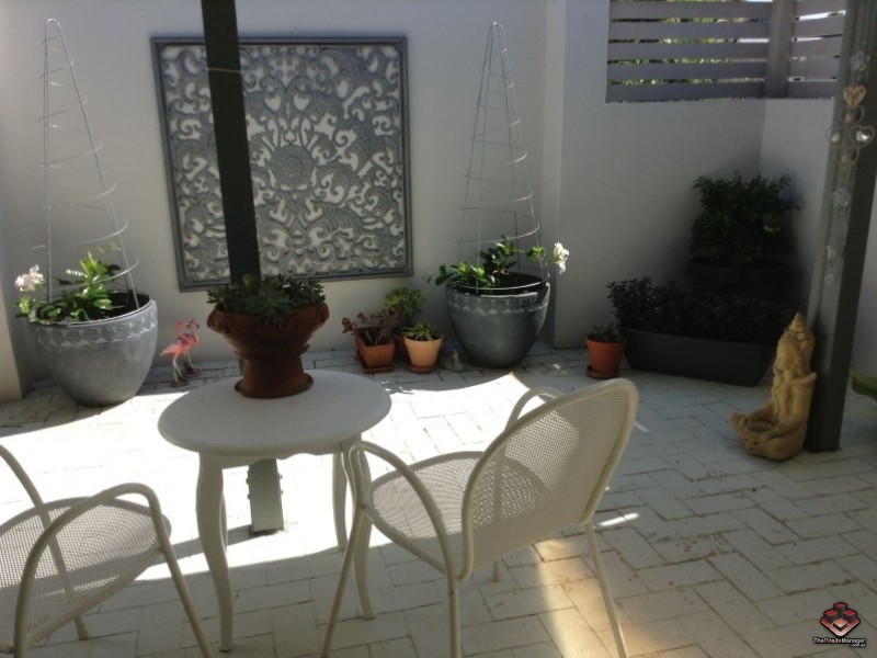 2 Grand Parade, Parrearra QLD 4575