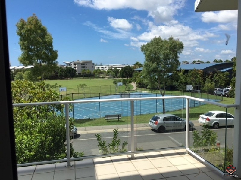 98 University Drive, Varsity Lakes QLD 4227