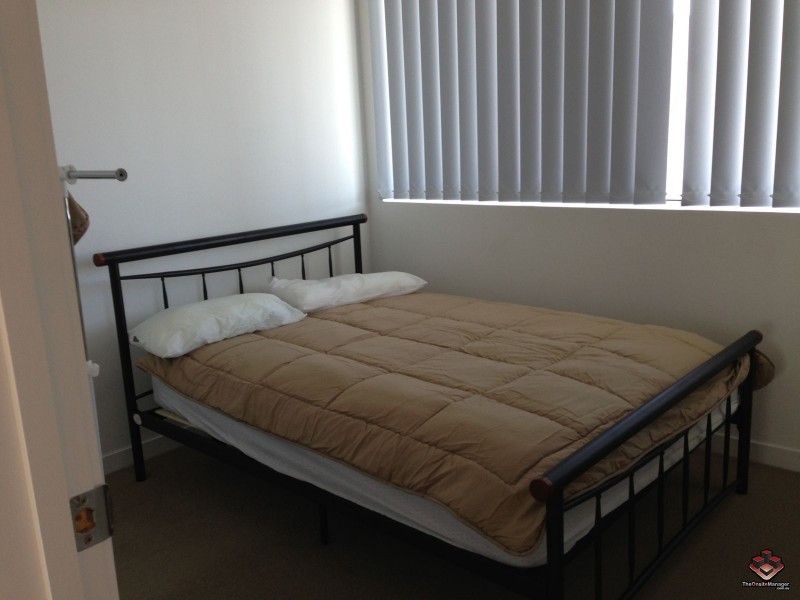 98 University Drive, Varsity Lakes QLD 4227