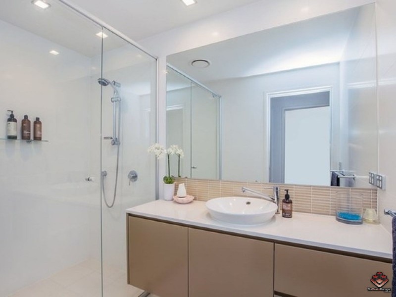 3029 The Boulevard, Carrara QLD 4211