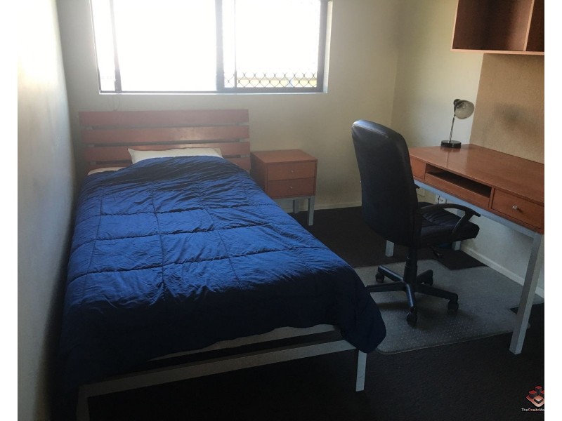 7 Brown Street, Labrador QLD 4215