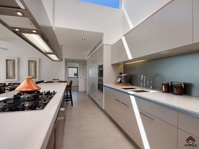 6 Mariners Drive, Townsville City QLD 4810