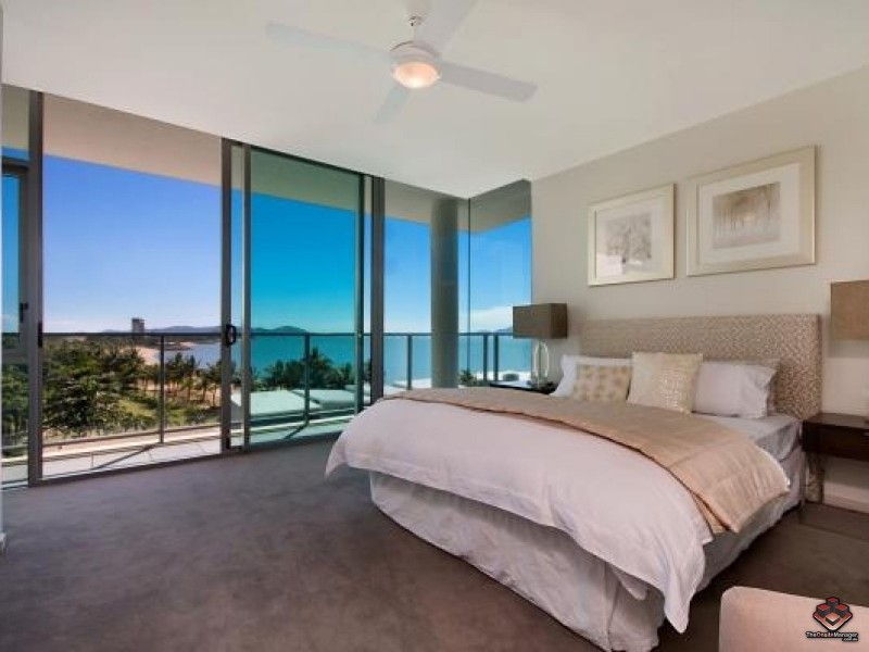 6 Mariners Drive, Townsville City QLD 4810