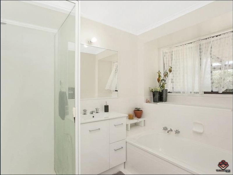 7 Alexander Drive, Highland Park QLD 4211