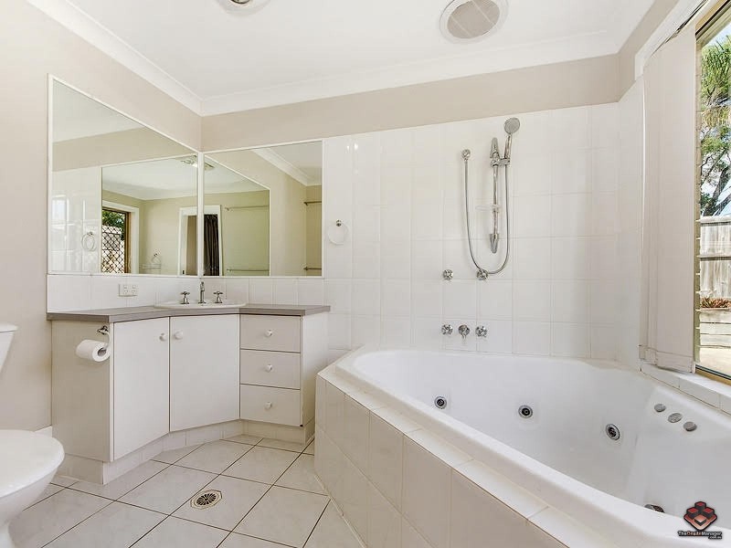 277 Benowa Road, Benowa QLD 4217