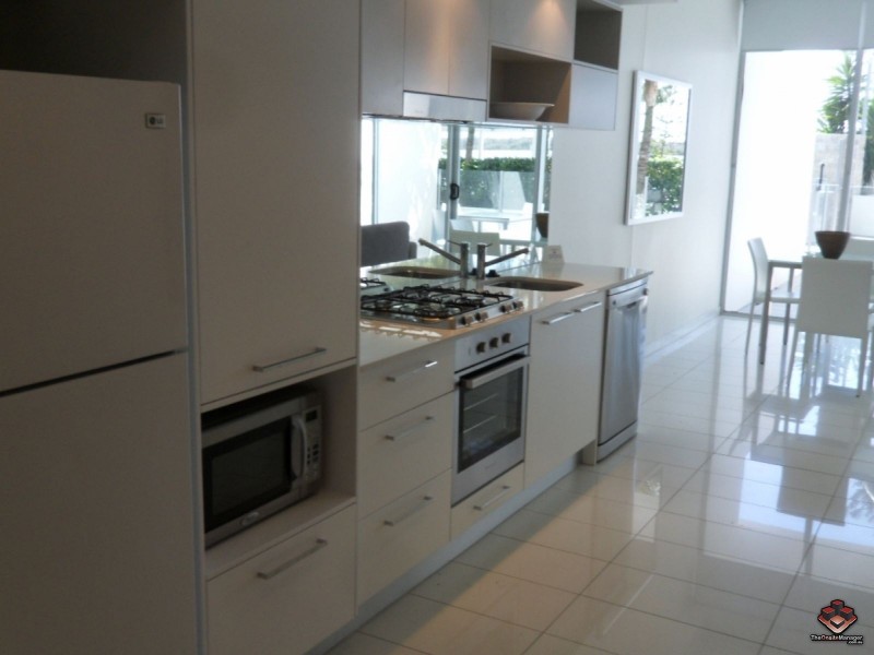 430 Marine Parade, Biggera Waters QLD 4216