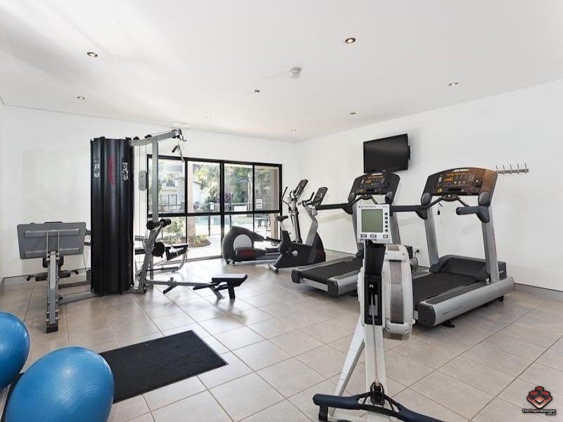 16 Surbiton Court, Carindale QLD 4152