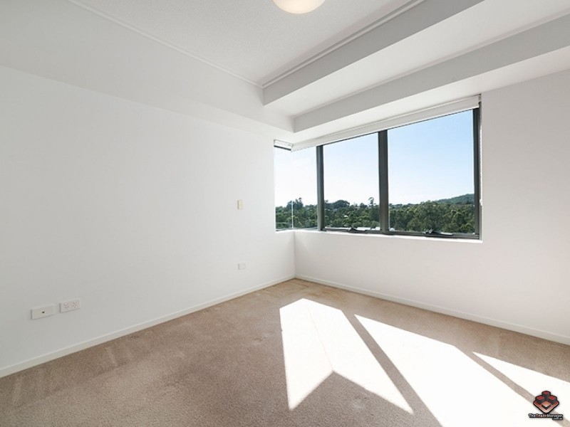 16 Surbiton Court, Carindale QLD 4152