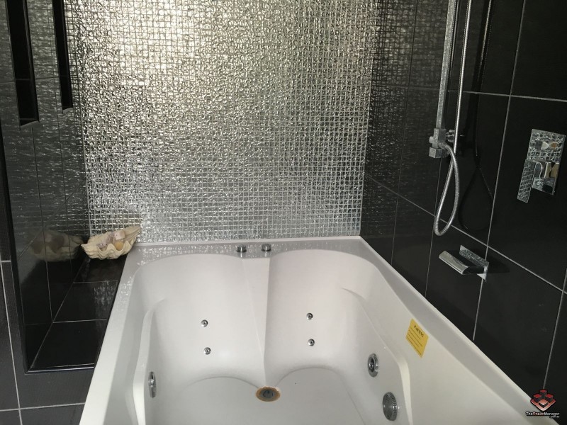 42 Markeri Street, Mermaid Waters QLD 4218