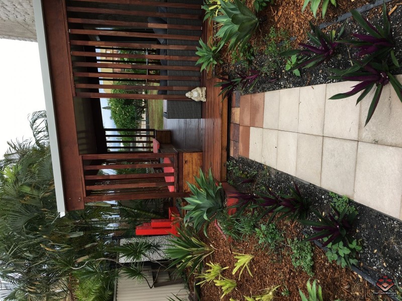 42 Markeri Street, Mermaid Waters QLD 4218