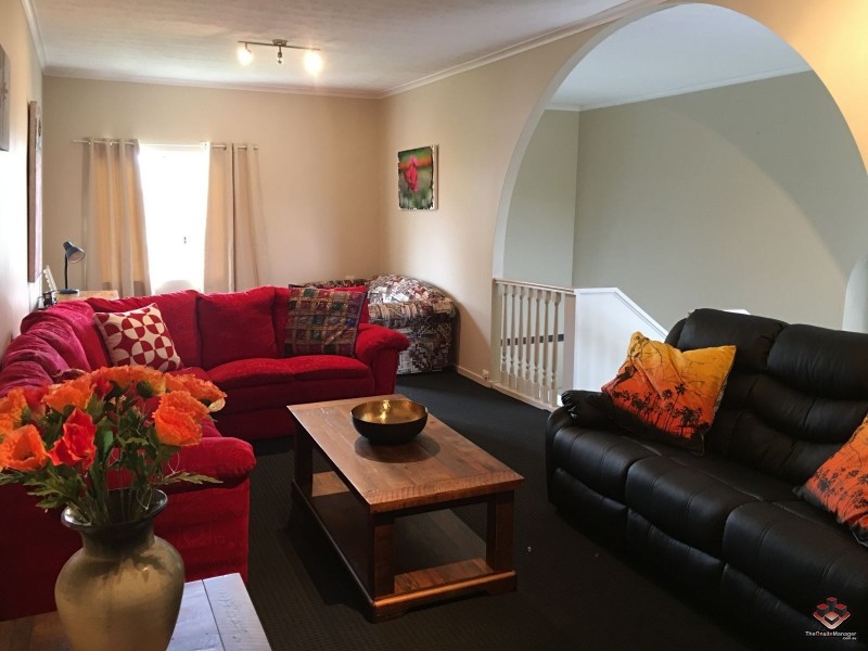 42 Markeri Street, Mermaid Waters QLD 4218