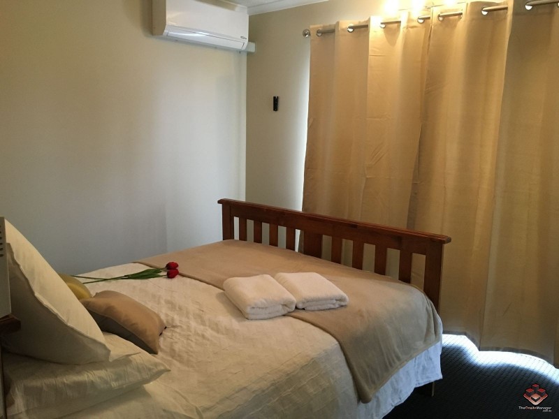 42 Markeri Street, Mermaid Waters QLD 4218