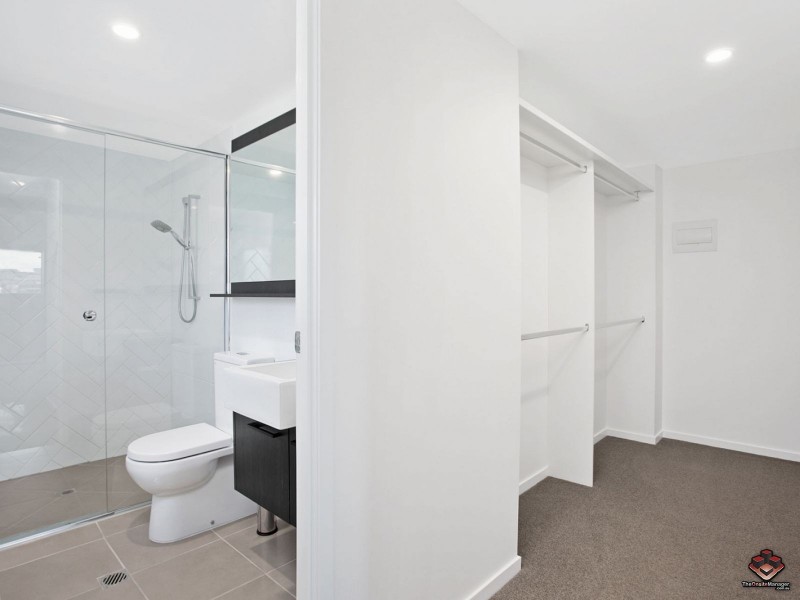 573 Coronation Drive, Toowong QLD 4066