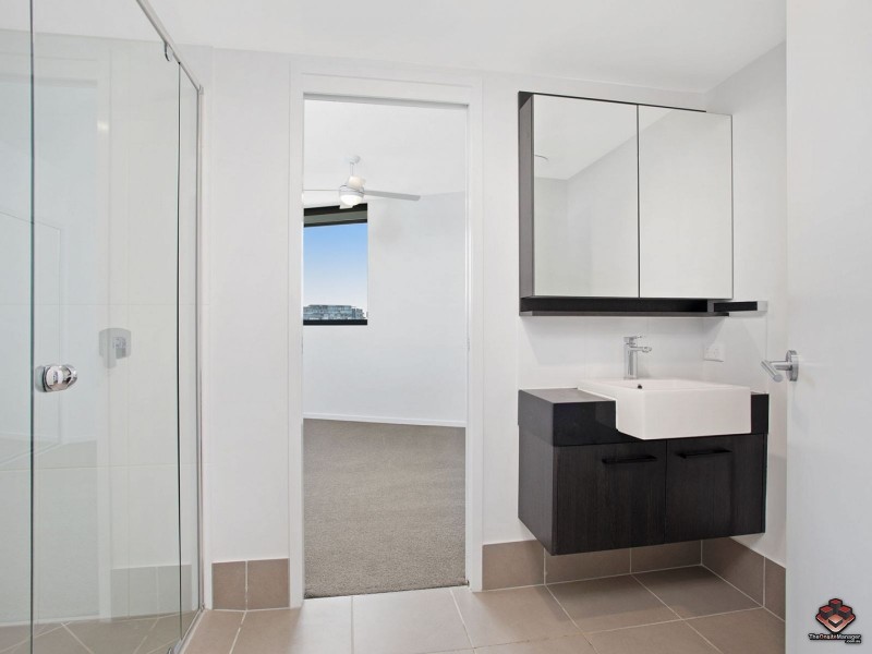 573 Coronation Drive, Toowong QLD 4066