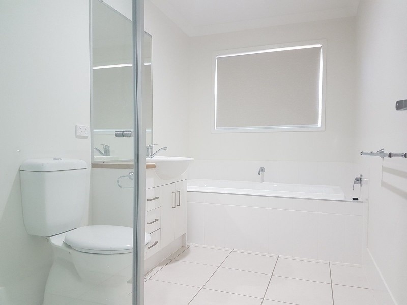 28 O`Connell Parade, Urraween QLD 4655