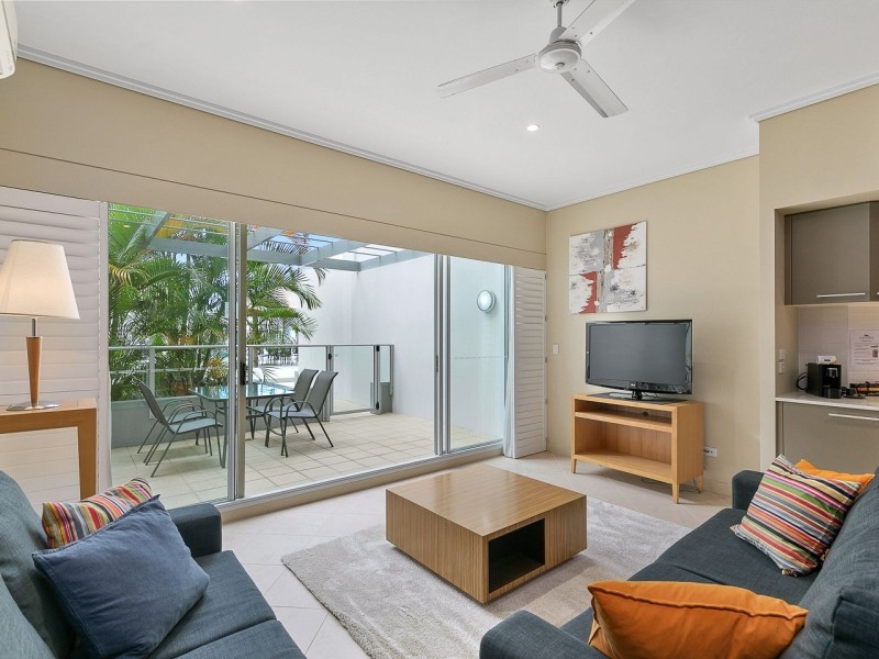 11/569 Charlton Esplanade, Urangan QLD 4655