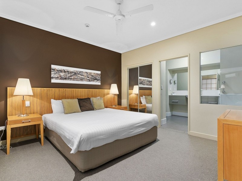 11/569 Charlton Esplanade, Urangan QLD 4655