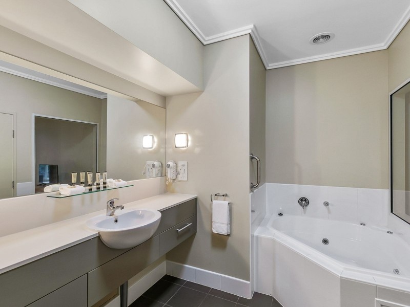 11/569 Charlton Esplanade, Urangan QLD 4655