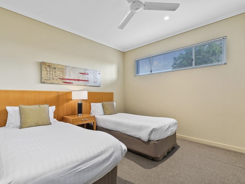 11/569 Charlton Esplanade, Urangan QLD 4655