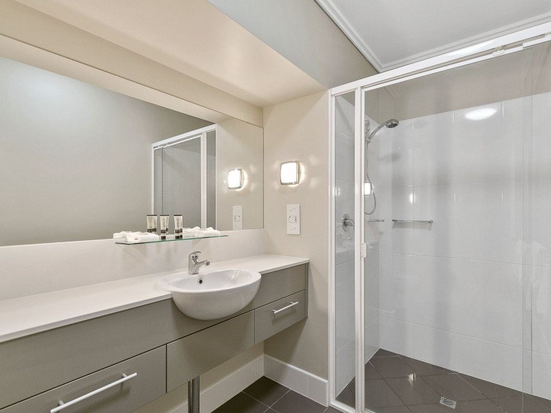 11/569 Charlton Esplanade, Urangan QLD 4655