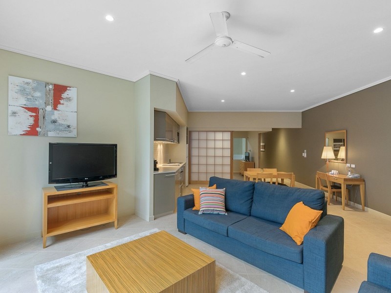 11/569 Charlton Esplanade, Urangan QLD 4655