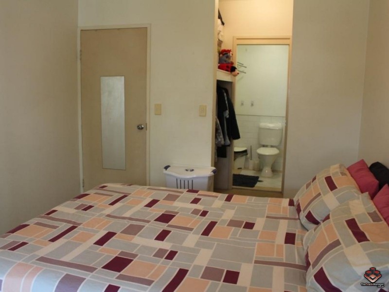 522 Marine Parade, Biggera Waters QLD 4216