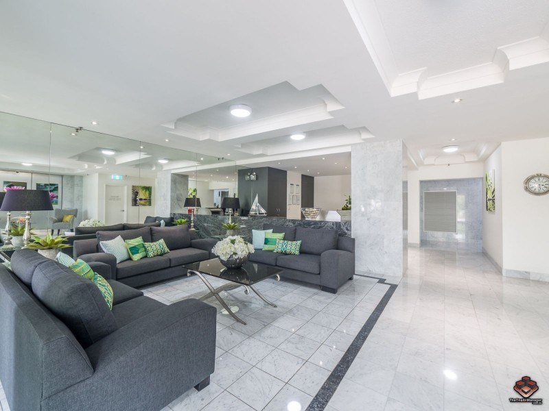 7 Oatland Esplanade, Runaway Bay QLD 4216