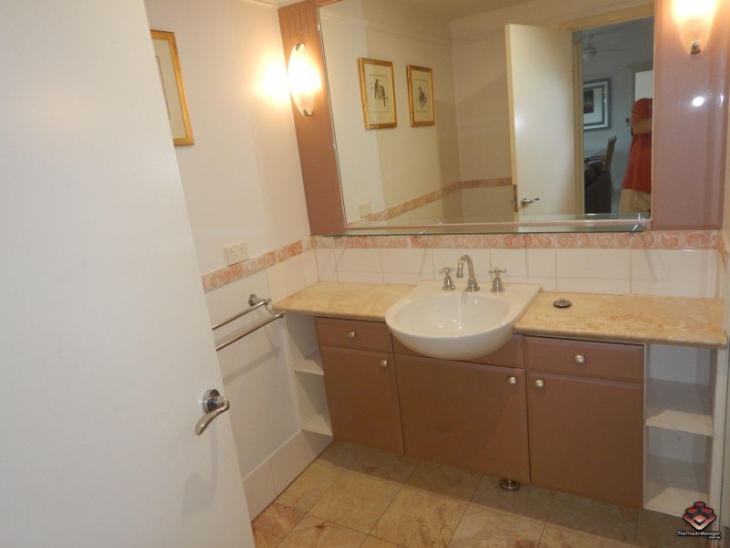 73 Spence Street, Cairns City QLD 4870