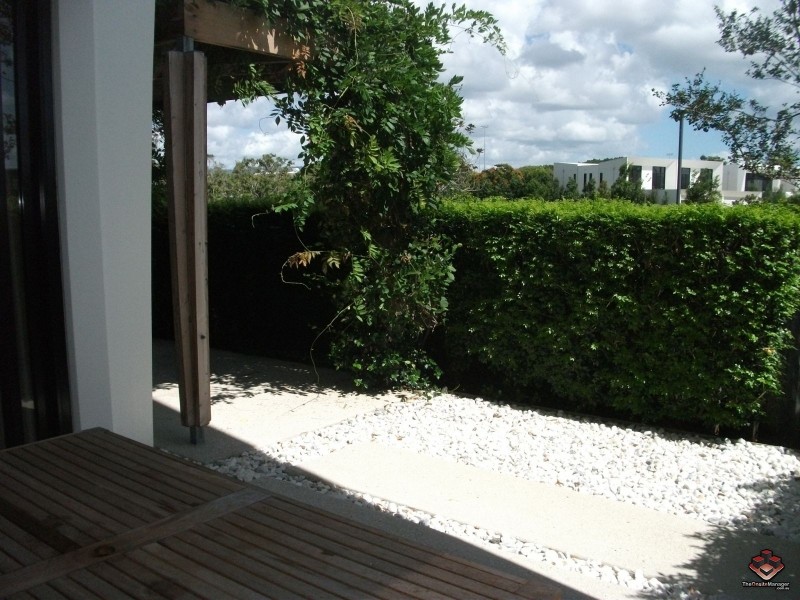 1 Marina Drive, Benowa QLD 4217