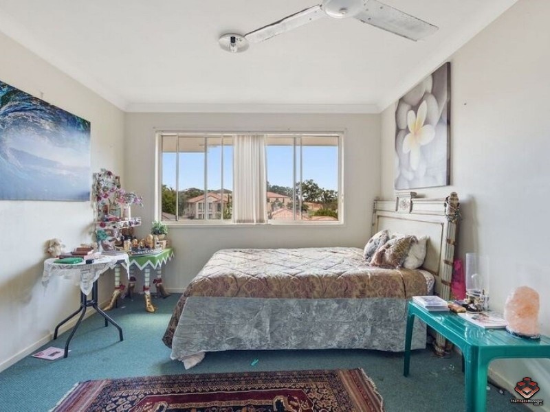 3 Arundel Drive, Arundel QLD 4214