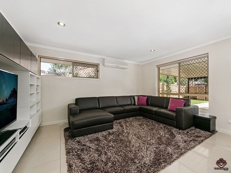 15 Studio Drive, Oxenford QLD 4210