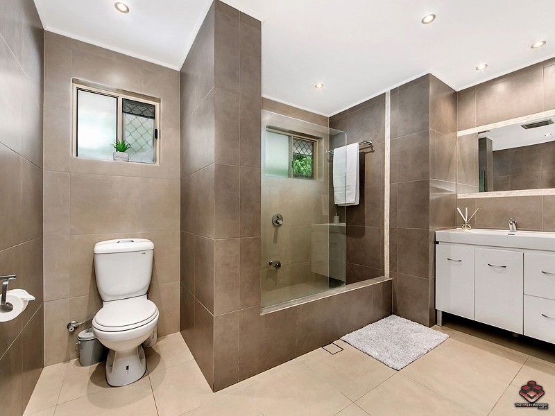 15 Studio Drive, Oxenford QLD 4210