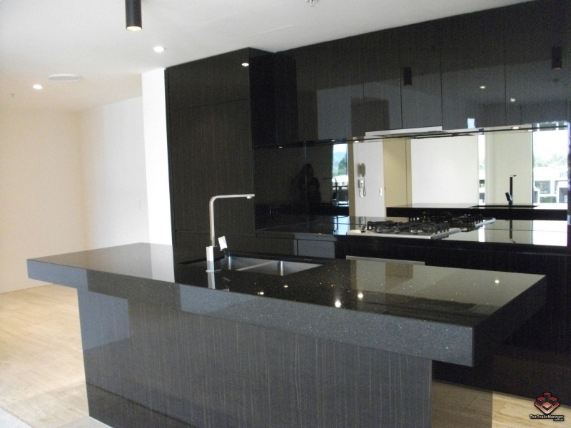 1 Marina Drive, Benowa QLD 4217