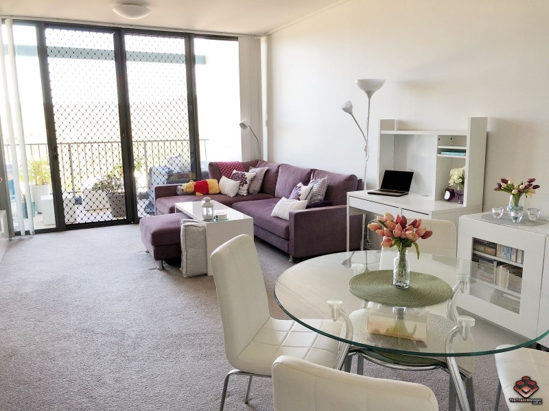 16 Surbiton Court, Carindale QLD 4152