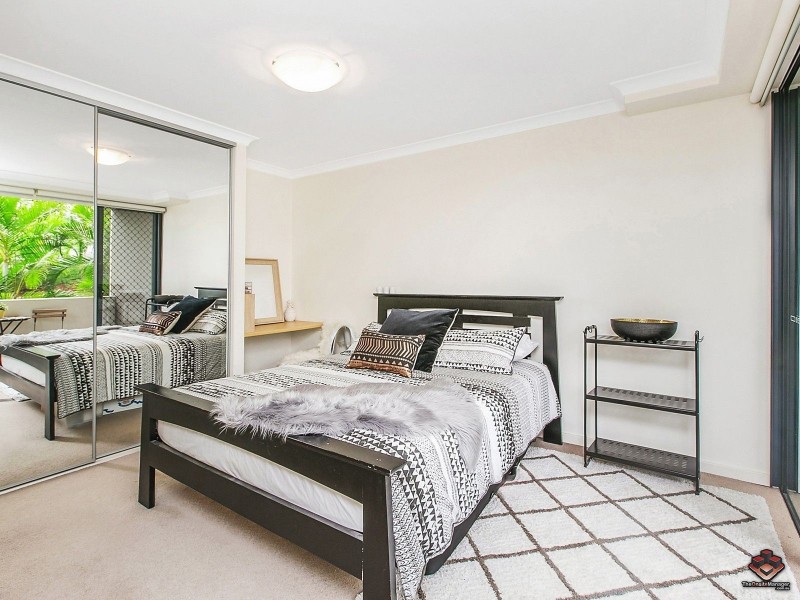 38 Brougham Street, Fairfield QLD 4103