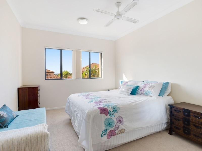 102 Palm Meadows Drive, Carrara QLD 4211