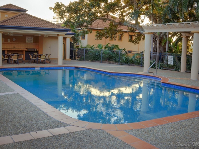 102 Palm Meadows Drive, Carrara QLD 4211