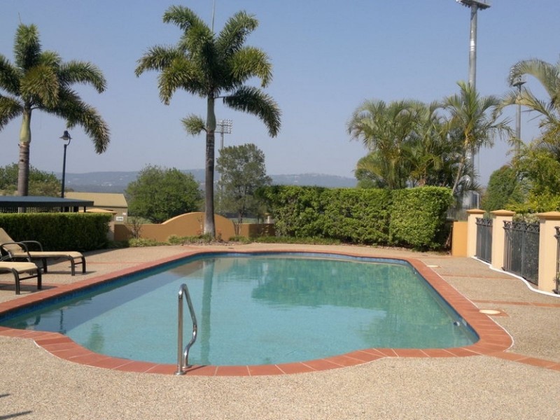 102 Palm Meadows Drive, Carrara QLD 4211