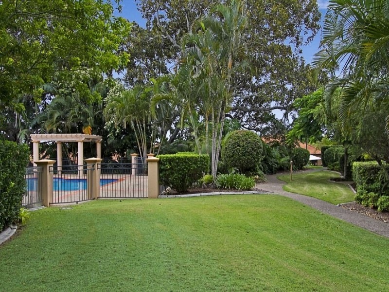 102 Palm Meadows Drive, Carrara QLD 4211