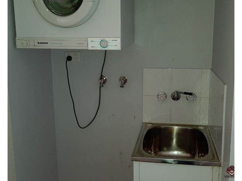 25 Darrambal Street, Surfers Paradise QLD 4217