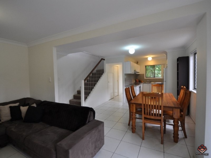 130 Jutland Street, Oxley QLD 4075