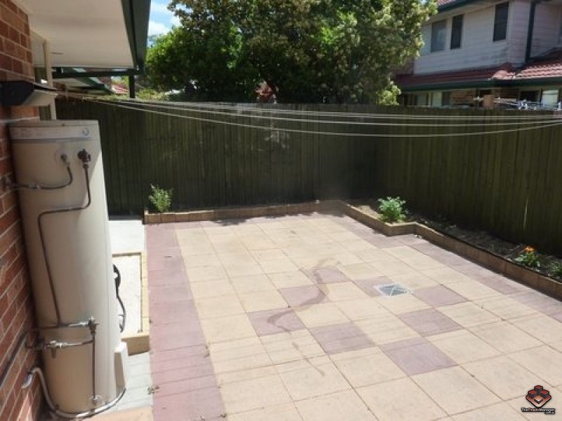 75 Brown Street, Labrador QLD 4215