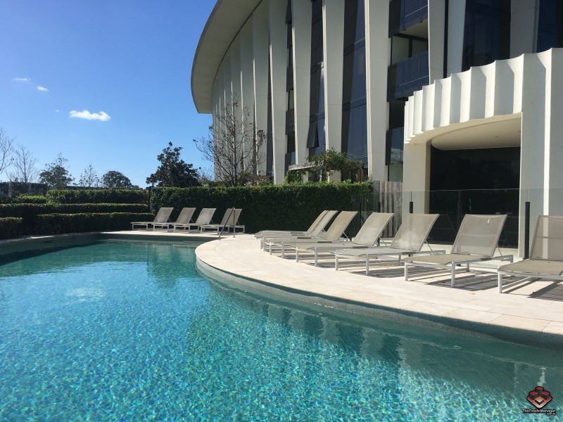 1 Marina Drive, Benowa QLD 4217