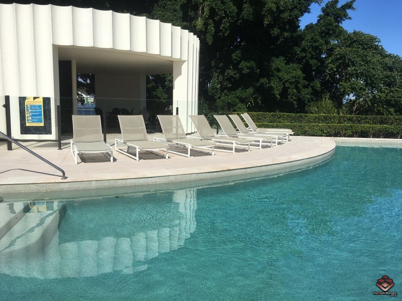 1 Marina Drive, Benowa QLD 4217