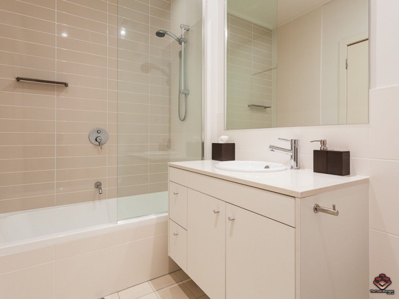 16 Surbiton Court, Carindale QLD 4152