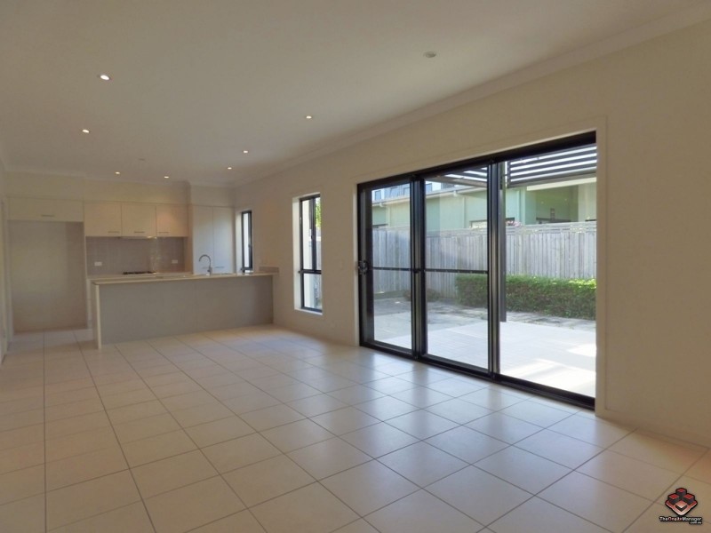 16 Surbiton Court, Carindale QLD 4152